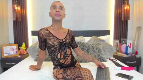 Snapshot of anghel_stone chatting on June 14, 2:24 am Anghel Stone online show from June 14, 2:24 am
