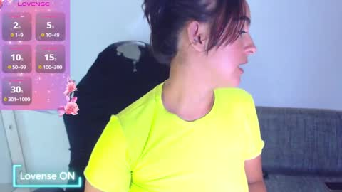 Snapshot of angie_dreamgirl chatting on October 9, 5:38 am IG angie dreamgirl01 online show from October 9, 5:38 am