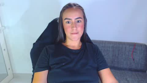 Snapshot of angie_dreamgirl chatting on October 27, 3:10 am IG angie dreamgirl01 online show from October 27, 3:10 am