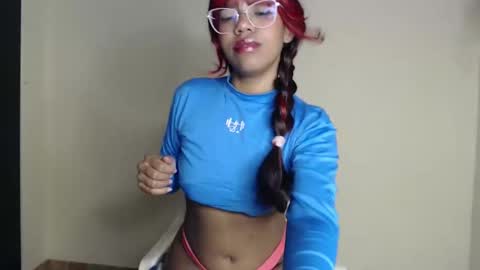 angie_fox1 online show from November 13, 8:30 pm