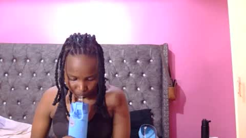 Snapshot of angie_kn chatting on March 31, 9:53 am Angie online show from March 31, 9:53 am