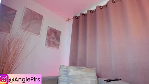 Snapshot of angiepirs chatting on March 13, 7:42 pm AngiePirs online show from March 13, 7:42 pm