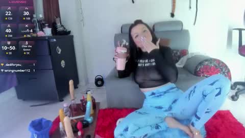 angierot2025 online show from November 12, 1:06 am