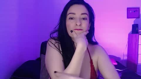 Snapshot of angiesquirt chatting on February 19, 5:38 am VALENTINA online show from February 19, 5:38 am