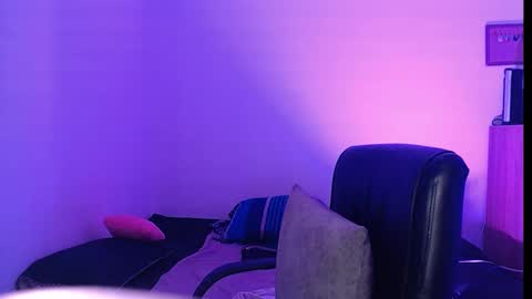 Snapshot of angiesquirt chatting on March 9, 5:11 am VALENTINA online show from March 9, 5:11 am