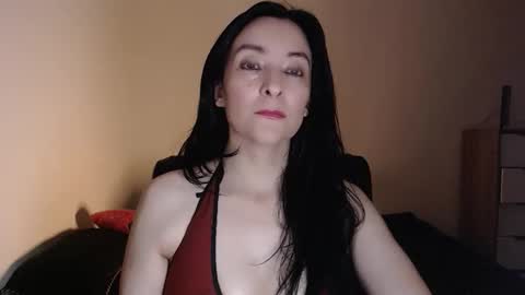 Snapshot of angiesquirt chatting on October 20, 11:05 pm VALENTINA online show from October 20, 11:05 pm