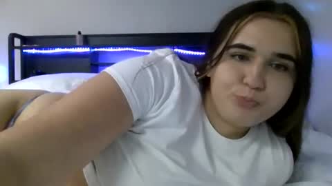 angilina007 online show from June 12, 10:52 pm