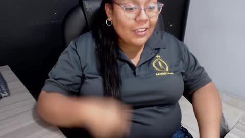 angy online show from November 1, 8:33 pm