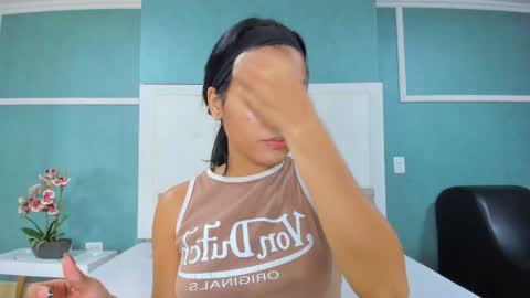 Snapshot of ania_gomez chatting on September 19, 8:42 pm Ania online show from September 19, 8:42 pm