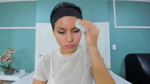 Snapshot of ania_gomez chatting on September 20, 9:38 pm Ania online show from September 20, 9:38 pm
