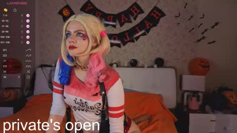 Alice online show from October 31, 2:18 pm