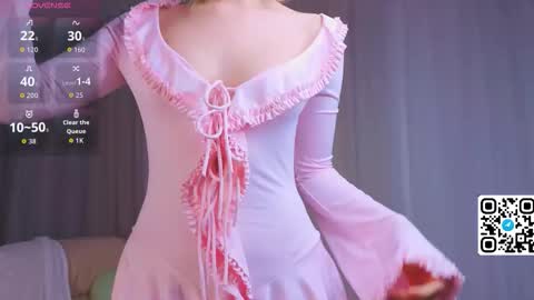 Snapshot of anika_heir chatting on March 3, 3:07 pm Alice online show from March 3, 3:07 pm