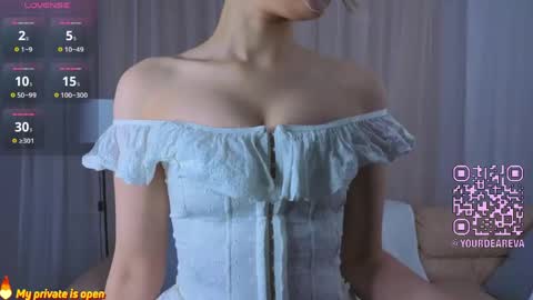 Snapshot of anika_heir chatting on May 19, 4:24 pm Alice online show from May 19, 4:24 pm