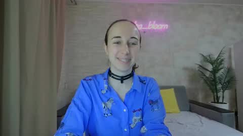 Snapshot of anikabloom chatting on January 9, 1:18 am anikabloom online show from January 9, 1:18 am