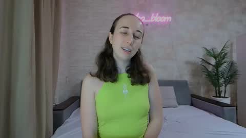 Snapshot of anikabloom chatting on January 13, 7:00 am anikabloom online show from January 13, 7:00 am