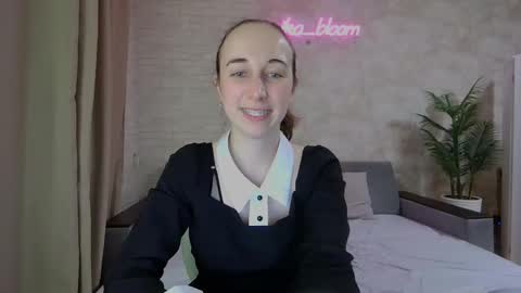 Snapshot of anikabloom chatting on January 24, 3:32 am anikabloom online show from January 24, 3:32 am