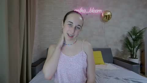 Snapshot of anikabloom chatting on February 21, 2:17 am anikabloom online show from February 21, 2:17 am