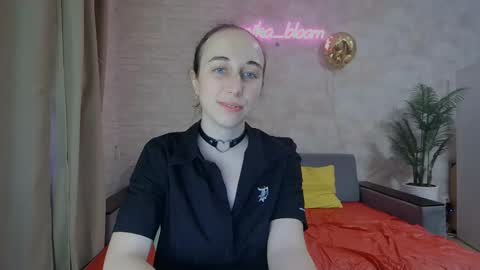 Snapshot of anikabloom chatting on February 24, 5:11 am anikabloom online show from February 24, 5:11 am