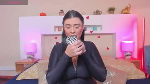 Snapshot of anikaromanof chatting on March 18, 11:35 am Anika Romano online show from March 18, 11:35 am