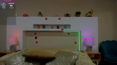 Snapshot of anikaromanof chatting on March 25, 11:27 am Anika Romano online show from March 25, 11:27 am