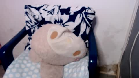 Snapshot of anilaibiza2020 chatting on July 8, 11:37 am Anila Ibiza online show from July 8, 11:37 am