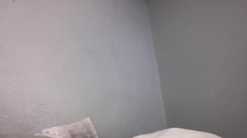 Snapshot of animeboygirls chatting on April 22, 1:52 am Animeboygirls online show from April 22, 1:52 am
