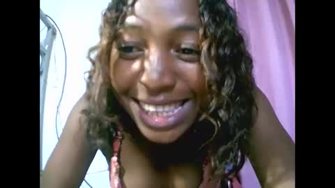 Snapshot of anisa734384 chatting on March 21, 2:09 pm anisa734384 online show from March 21, 2:09 pm