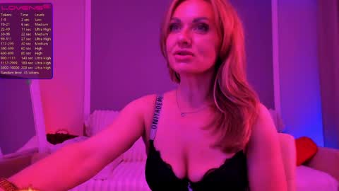 Snapshot of anita_forever chatting on May 30, 10:07 pm Anita online show from May 30, 10:07 pm