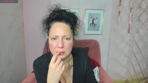 Anita online show from December 8, 1:47 pm