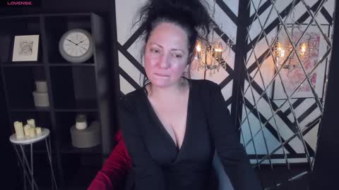 Anita online show from December 13, 9:09 pm