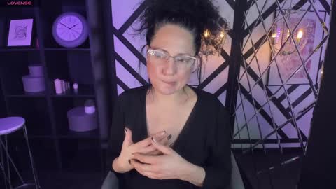Anita online show from December 15, 8:36 pm