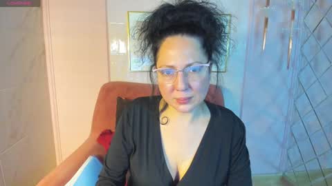 Anita online show from December 19, 2:35 pm
