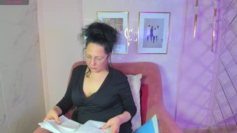 Anita online show from December 20, 2:27 pm