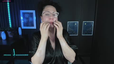 Anita online show from January 4, 7:55 pm