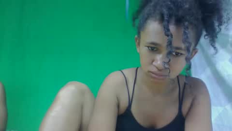 Snapshot of anitaazzh chatting on May 30, 8:33 am anitaazzh online show from May 30, 8:33 am