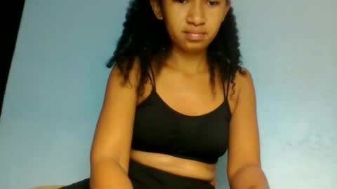 Snapshot of anitaazzh chatting on June 8, 6:25 am anitaazzh online show from June 8, 6:25 am
