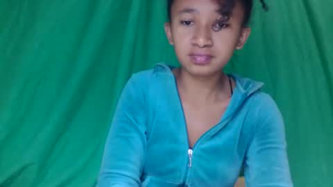 Snapshot of anitaazzh chatting on June 11, 2:59 pm anitaazzh online show from June 11, 2:59 pm