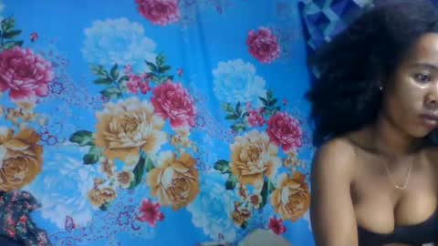 Snapshot of anitaazzh chatting on June 14, 2:30 pm anitaazzh online show from June 14, 2:30 pm