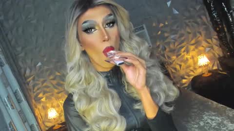 Snapshot of anitacruisze chatting on January 10, 6:49 pm Miss Ann online show from January 10, 6:49 pm