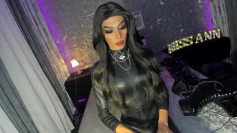 Snapshot of anitacruisze chatting on January 19, 11:53 pm Miss Ann online show from January 19, 11:53 pm