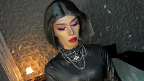 Snapshot of anitacruisze chatting on January 26, 11:18 pm Miss Ann online show from January 26, 11:18 pm