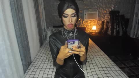 Snapshot of anitacruisze chatting on February 2, 11:53 pm Miss Ann online show from February 2, 11:53 pm