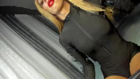 Snapshot of anitacruisze chatting on February 17, 6:53 am Miss Ann online show from February 17, 6:53 am