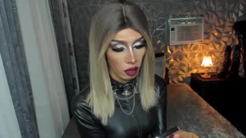 Snapshot of anitacruisze chatting on February 19, 12:35 am Miss Ann online show from February 19, 12:35 am