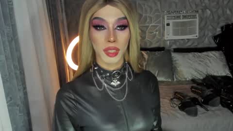 Snapshot of anitacruisze chatting on February 20, 4:36 pm Miss Ann online show from February 20, 4:36 pm