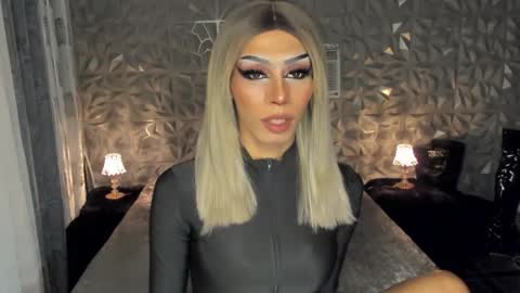 Snapshot of anitacruisze chatting on February 22, 11:57 am Miss Ann online show from February 22, 11:57 am