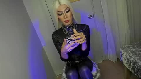 Snapshot of anitacruisze chatting on September 8, 9:14 pm Miss Ann online show from September 8, 9:14 pm