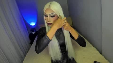 Snapshot of anitacruisze chatting on October 2, 1:01 am Miss Ann online show from October 2, 1:01 am