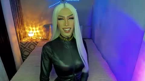 Snapshot of anitacruisze chatting on November 28, 2:20 pm Miss Ann online show from November 28, 2:20 pm