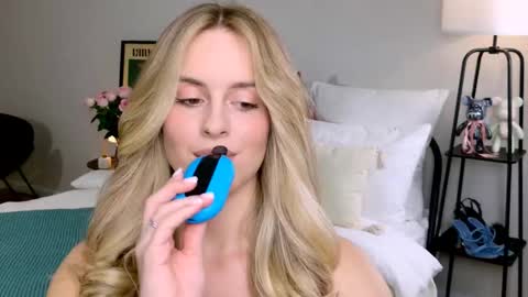 Anita online show from September 25, 1:15 pm